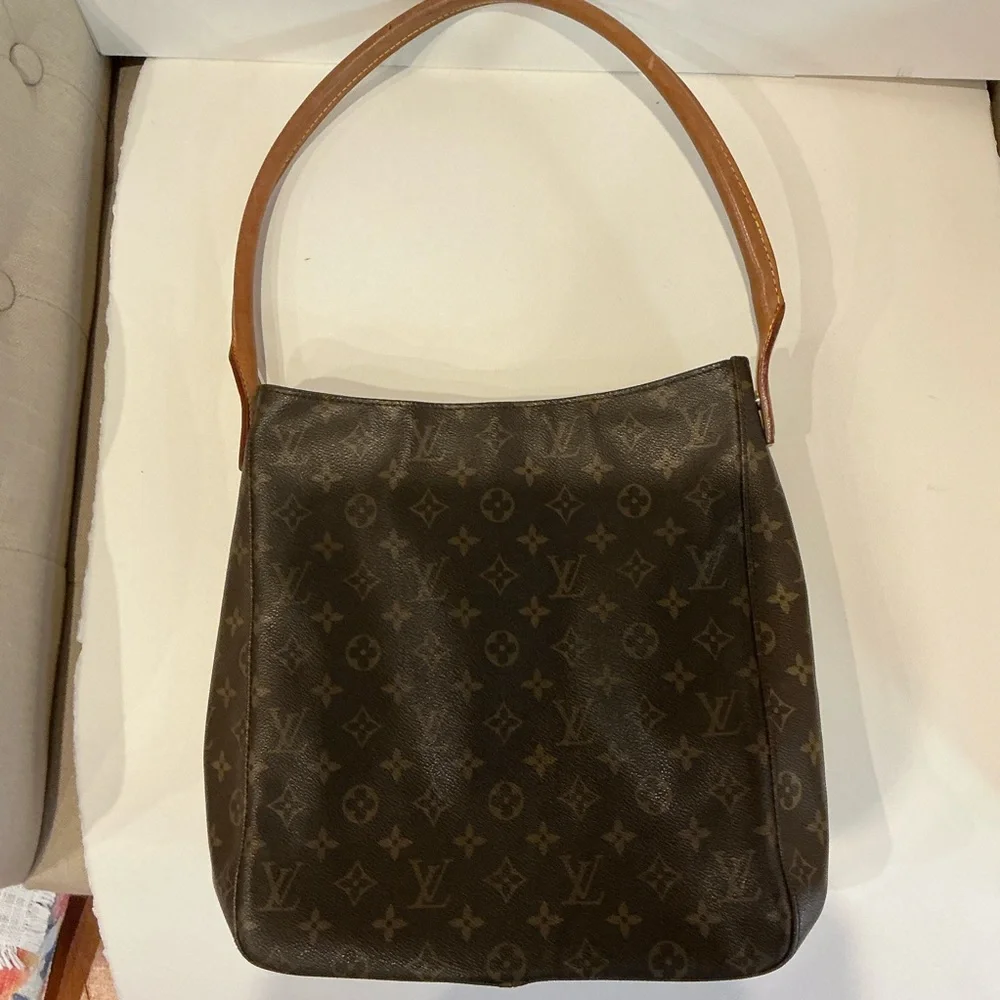 Louis Vuitton Looping MM Monogram Zippered Tote Bag w/ Hand Painted Luggage Tag - Picture 7 of 13